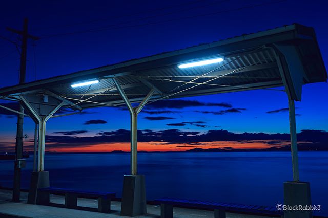 日本一海に近いメタルな駅