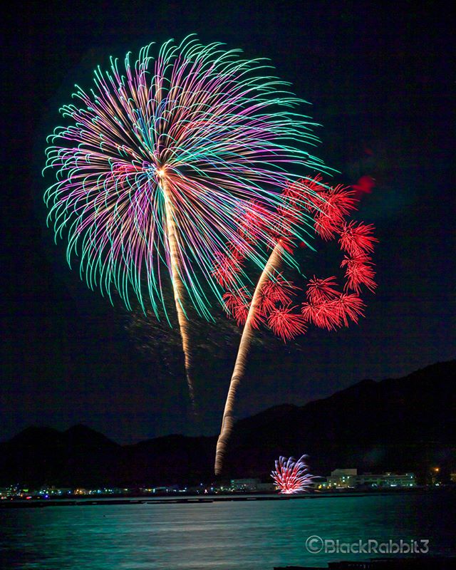 江田島湾海上花火大会（広島県）