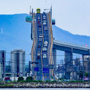 江島大橋（ベタ踏み坂）