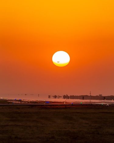 初挑戦で、太陽と飛行機の撮影に成功しちゃいました