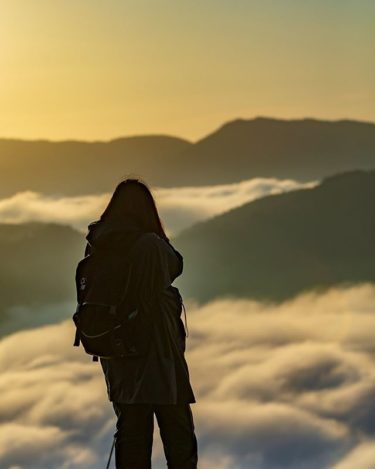 Facing East（広島市、荒谷山にて）